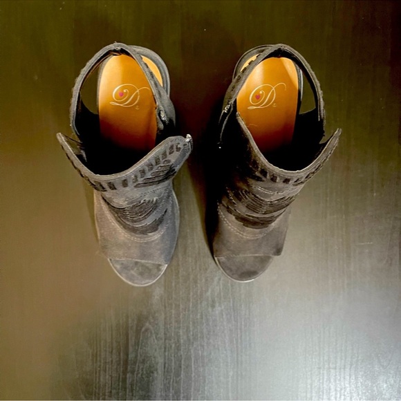 Stylish Black Boho Southwestern Peep Toe Ankle Boots Bootie Heels - Picture 4 of 9